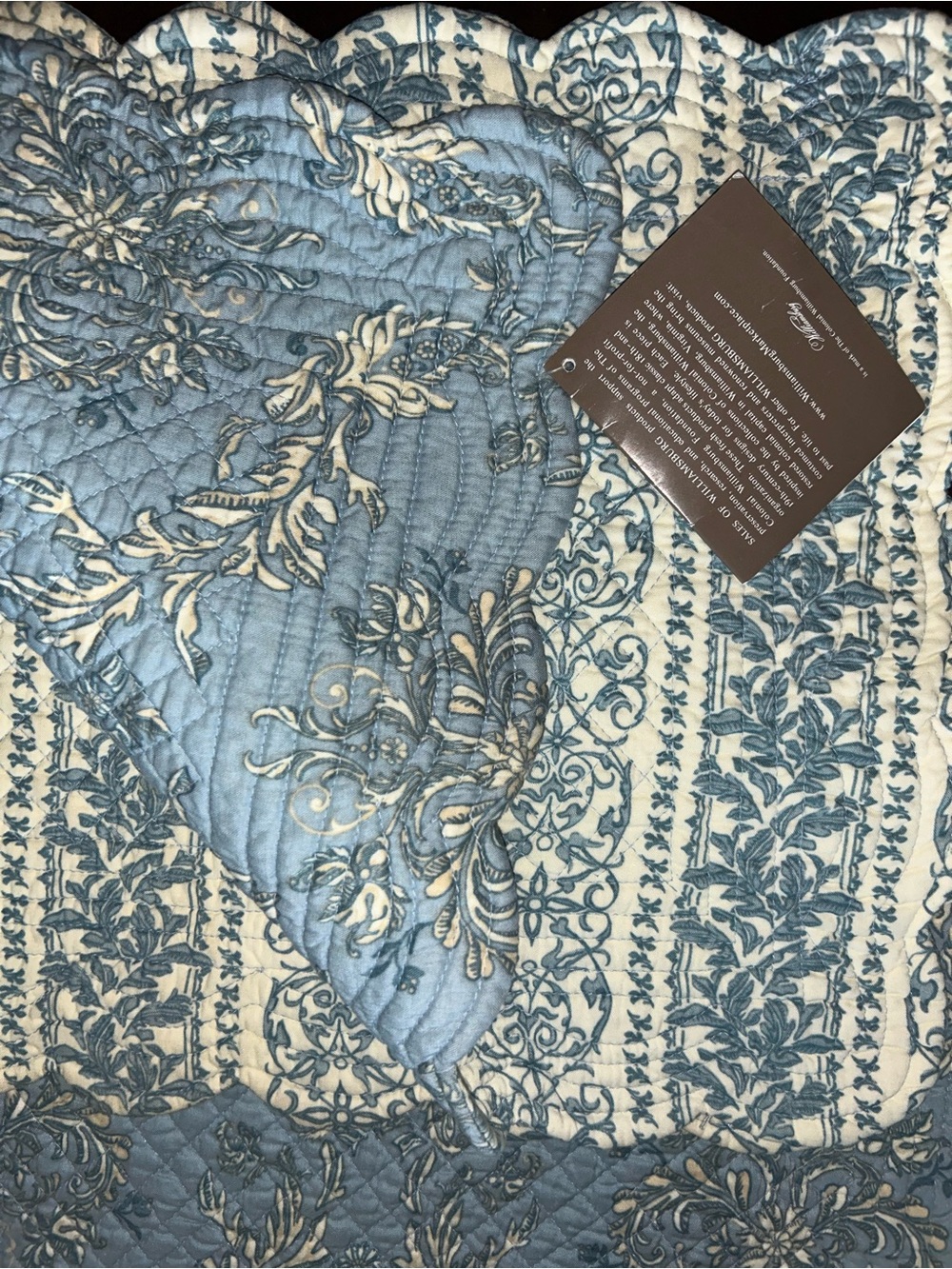 (4) NWT Williamsburg Reversible Quilted Cotton Blue Place Mats 14”x18”